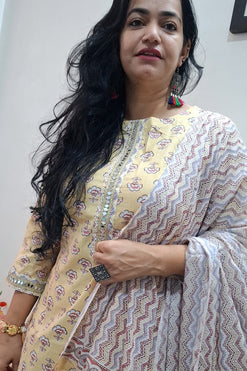 Bagru Print Suit having Box Pleats and Neck Details with Dupatta and Dhoti