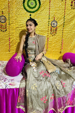 Embroidered Skirt Blouse with Dupatta For Mehndi Fabric: Organza