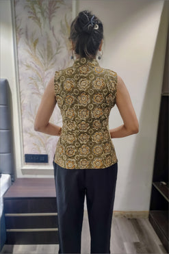 Chaitasri Cambric Cotton Printed Sleeveless Shirt