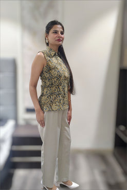 Chaitasri Cambric Cotton Printed Sleeveless Shirt
